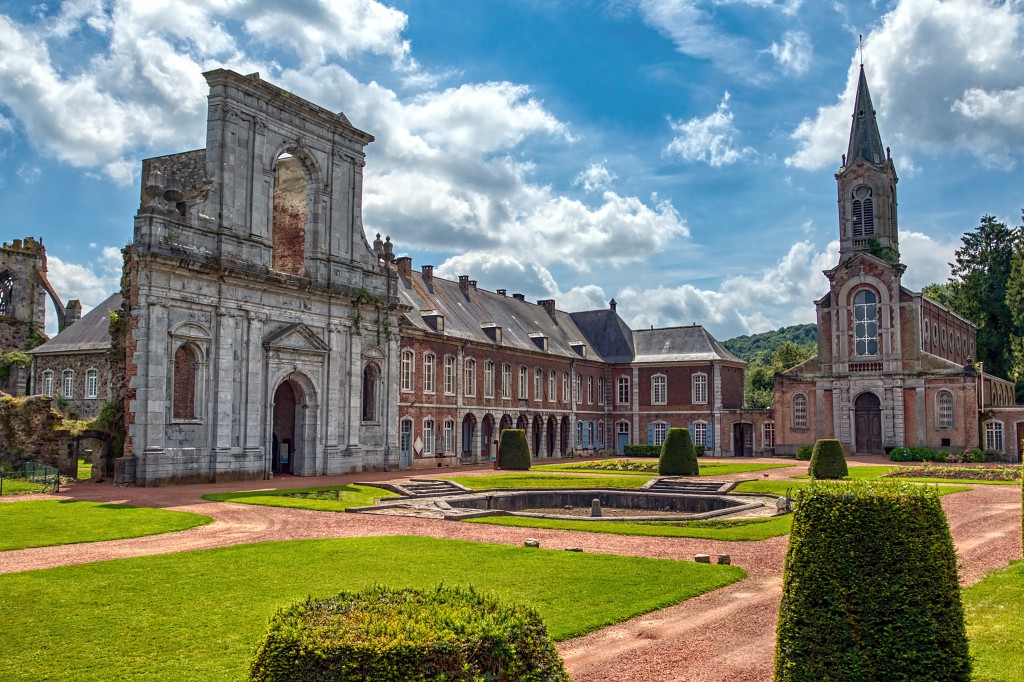 Abbaye D'Aulne hdr abdij belgie religie religion klooster ruine katholiek rooms saint sint aulne kerk kathedraal